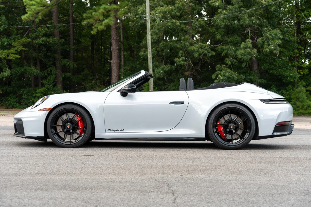 2025 Porsche 992 Carrera - Image 6 of 31