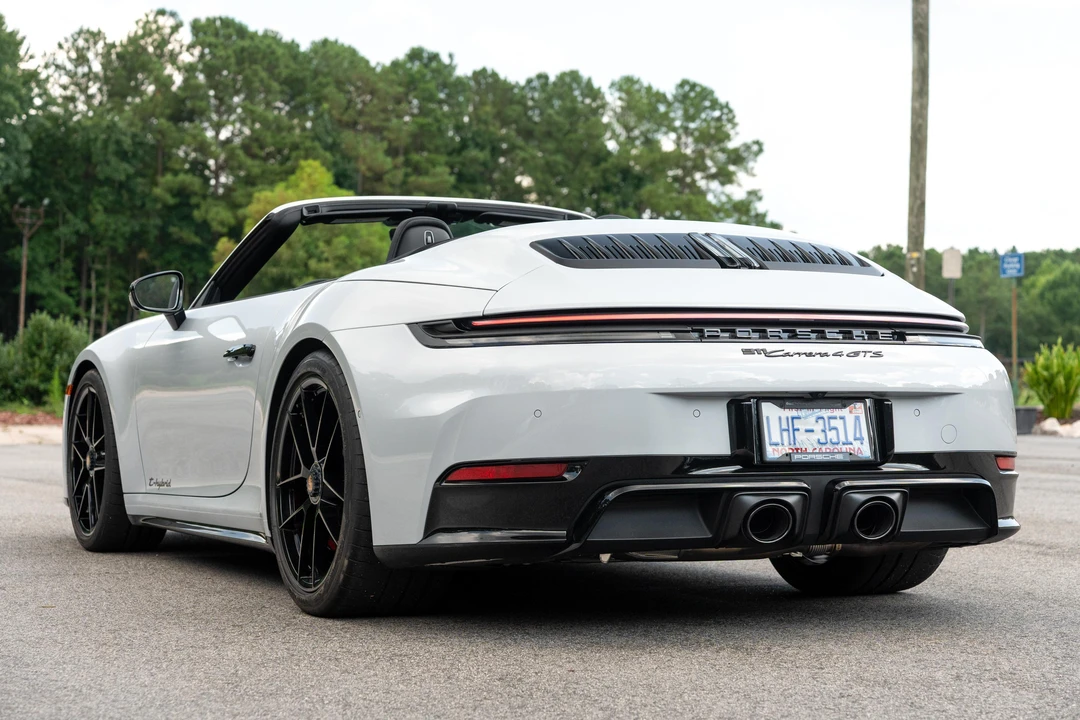 2025 Porsche 992 Carrera - Image 7 of 31