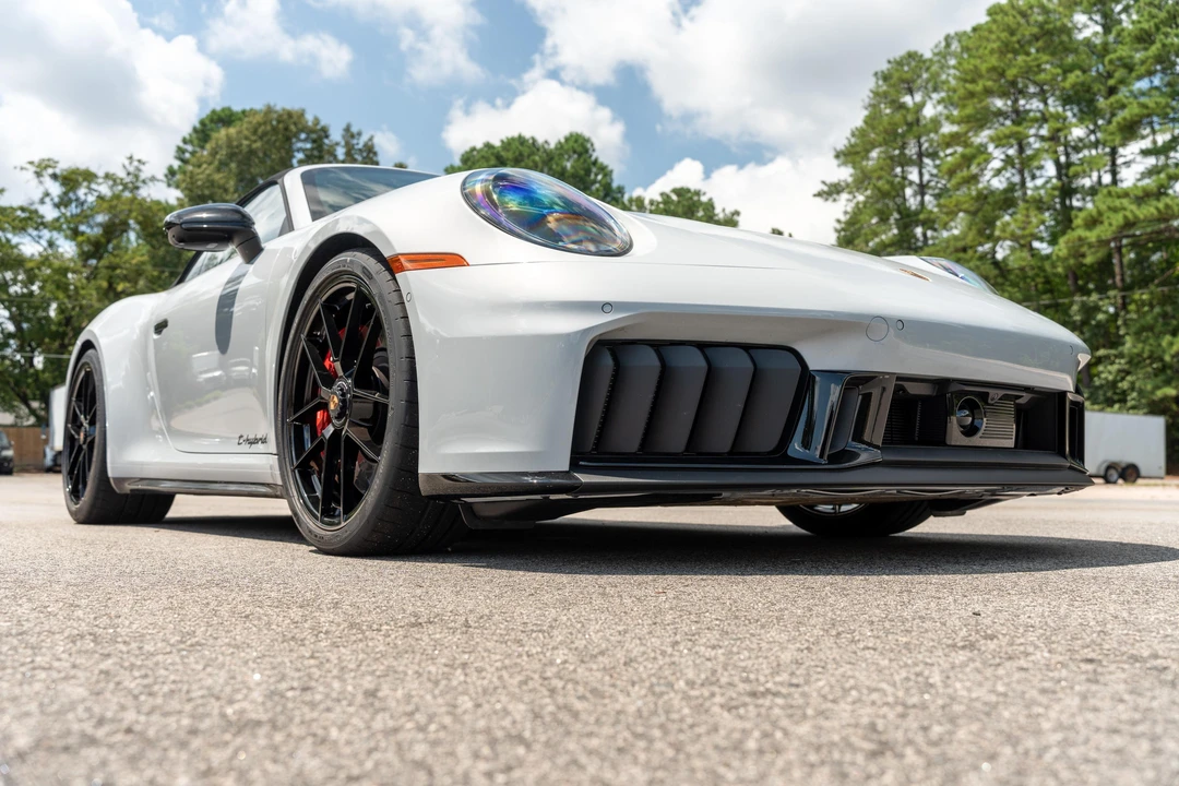 2025 Porsche 992 Carrera - Image 17 of 31