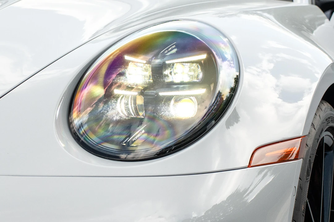 2025 Porsche 992 Carrera - Image 26 of 31