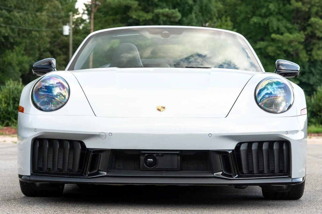 2025 Porsche 992 Carrera - Image 2 of 31