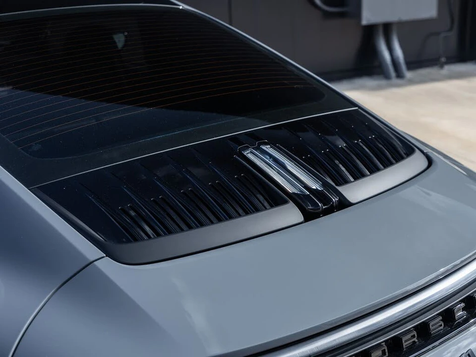 2025 Porsche 911 - Image 15 of 31