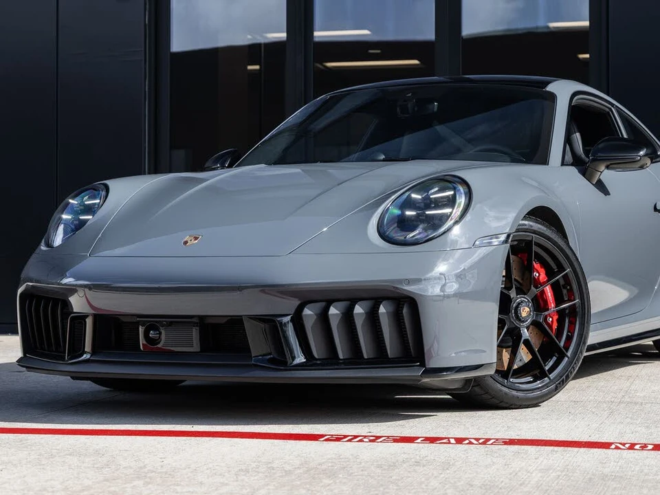 2025 Porsche 911 - Image 7 of 31