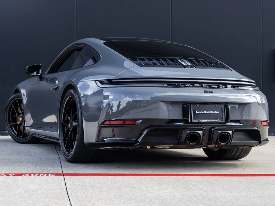 2025 Porsche 911 - Image 3 of 31