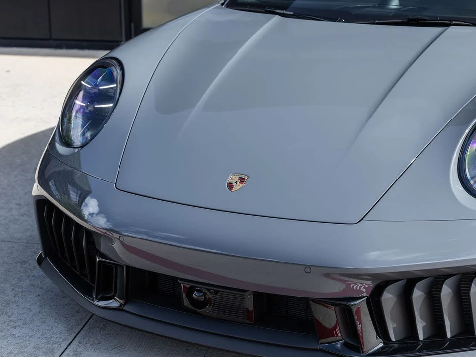 2025 Porsche 911 - Image 17 of 31