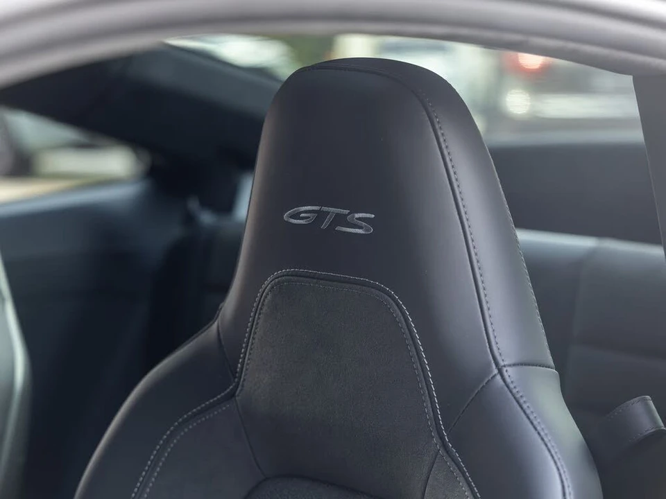 2025 Porsche 911 - Image 29 of 31