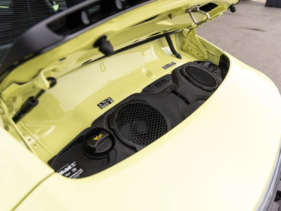 2025 Porsche 992 Carrera GTS - Image 27 of 31