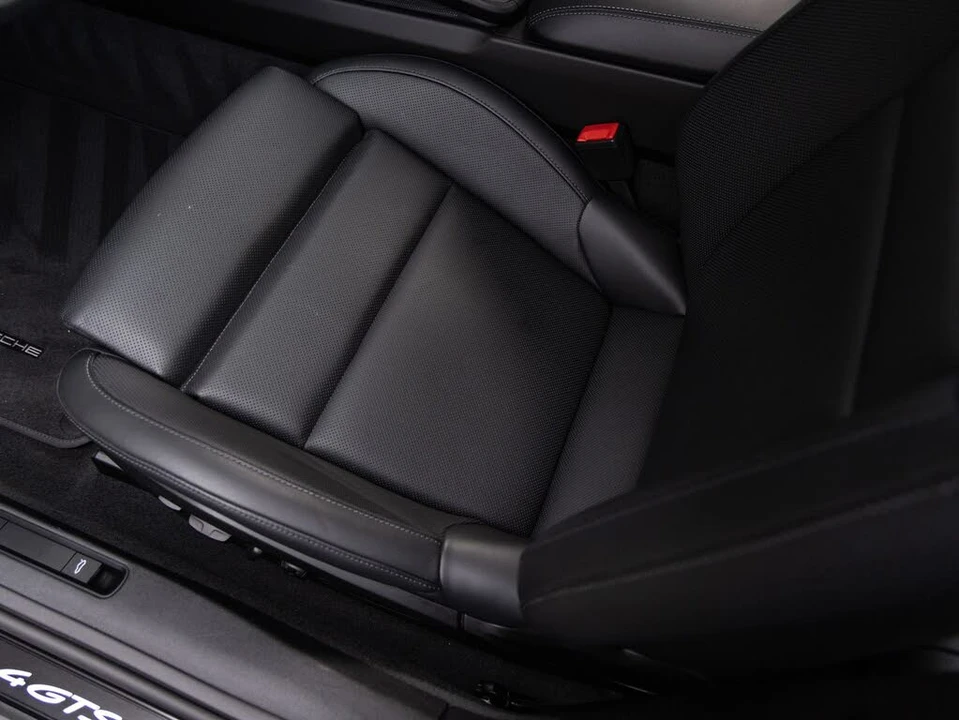 2025 Porsche 992 Carrera GTS - Image 23 of 31