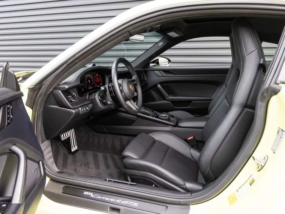 2025 Porsche 992 Carrera GTS - Image 24 of 31