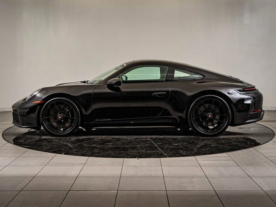 2025 Porsche 992 Carrera GTS - Image 2 of 31