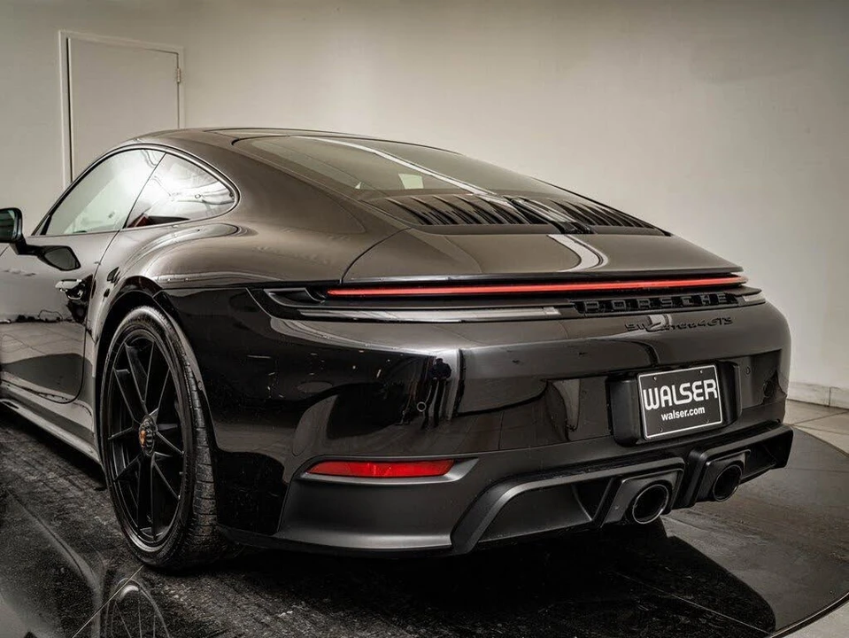2025 Porsche 992 Carrera GTS - Image 24 of 31