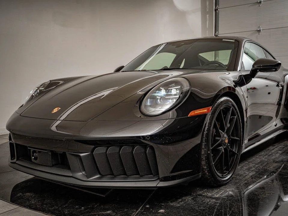 2025 Porsche 992 Carrera GTS - Image 14 of 31