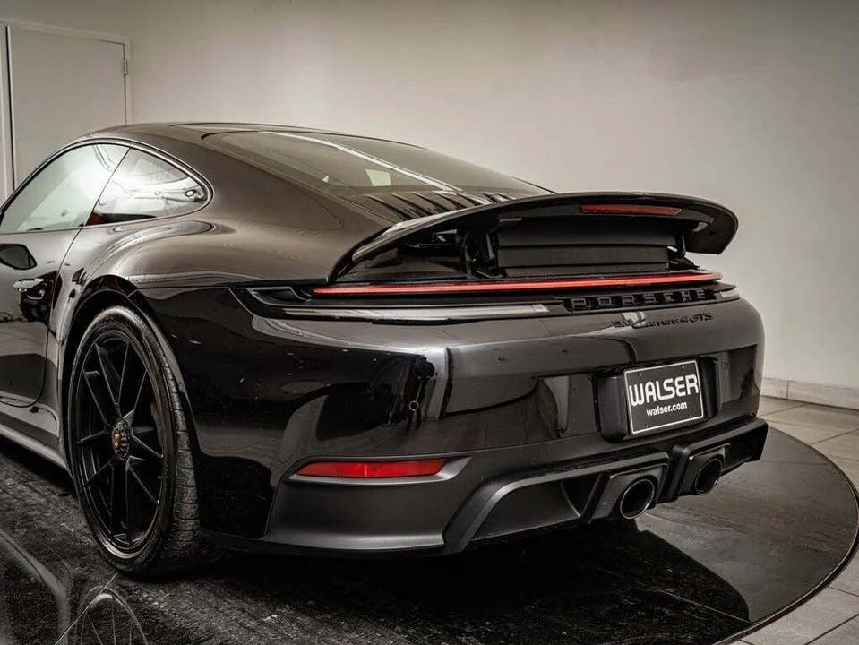 2025 Porsche 992 Carrera GTS - Image 25 of 31