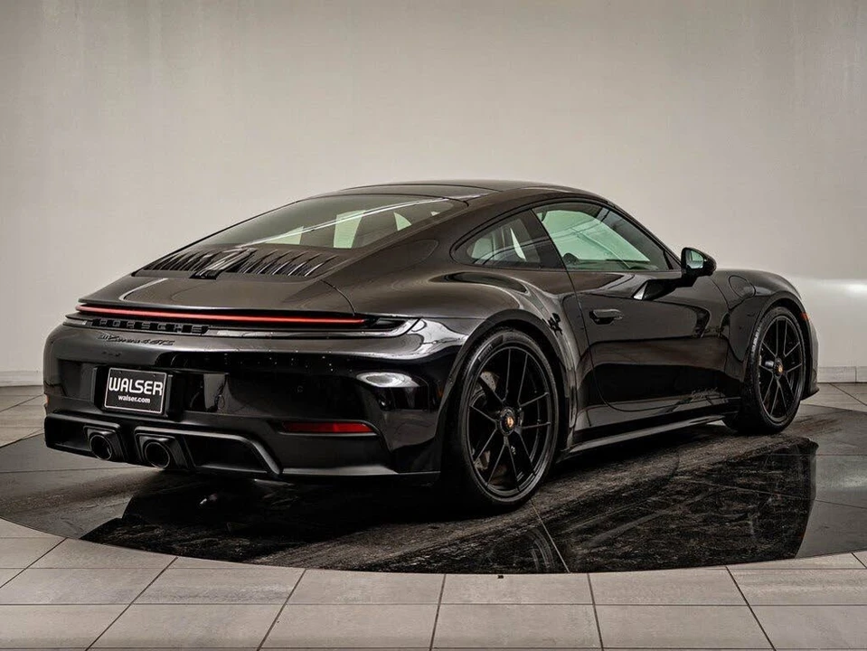 2025 Porsche 992 Carrera GTS - Image 7 of 31