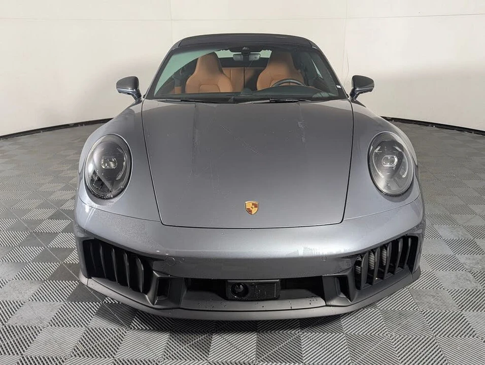 2025 Porsche 911 - Image 10 of 31