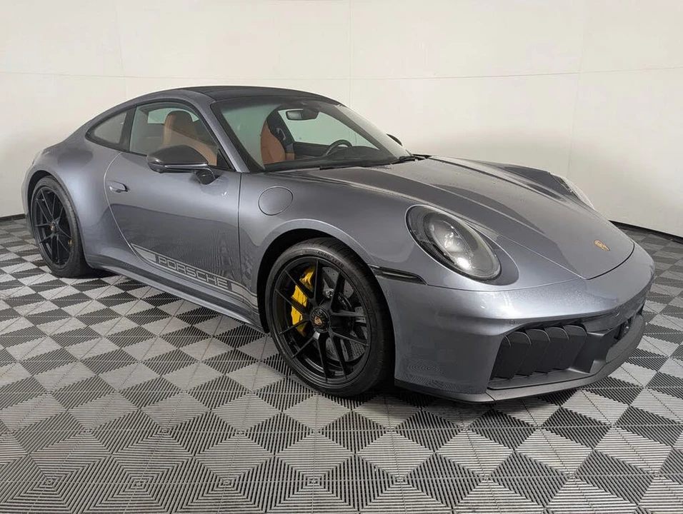 2025 Porsche 911 - Image 9 of 31