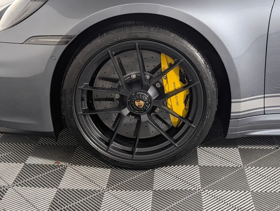 2025 Porsche 911 - Image 11 of 31