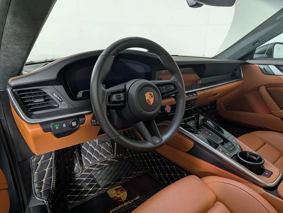 2025 Porsche 911 - Image 4 of 31