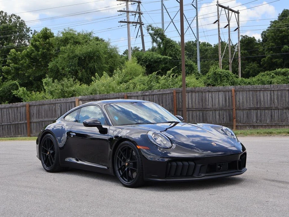 2025 Porsche 992 Carrera GTS - Image 11 of 31