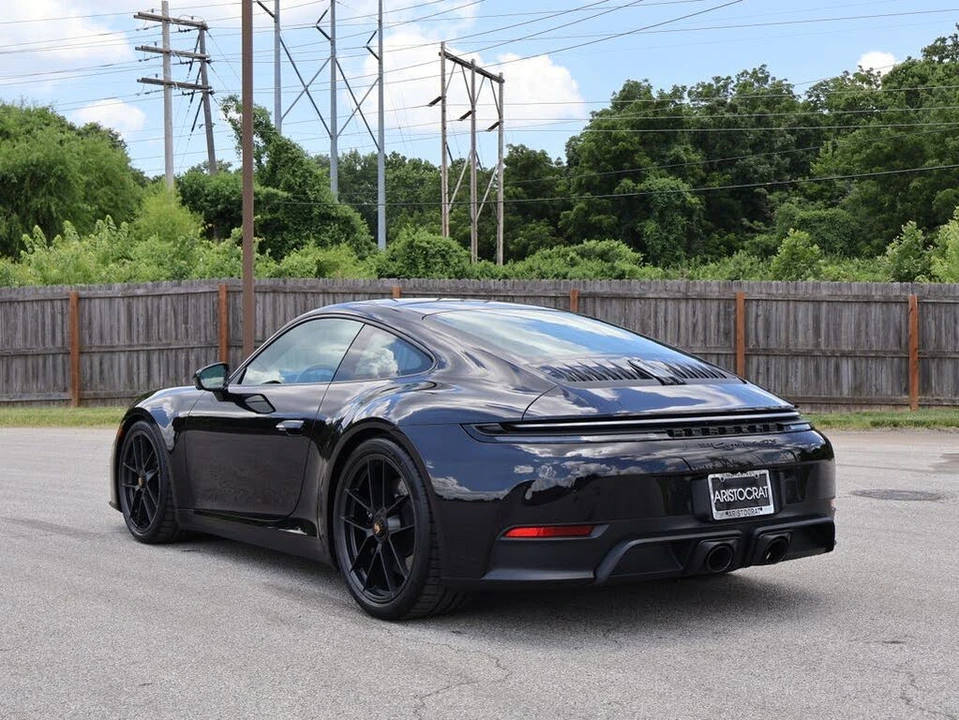 2025 Porsche 992 Carrera GTS - Image 3 of 31