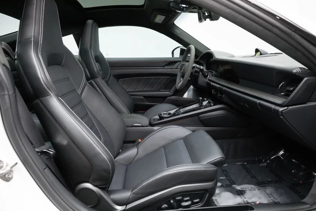 2025 Porsche 992 Carrera GTS - Image 12 of 31