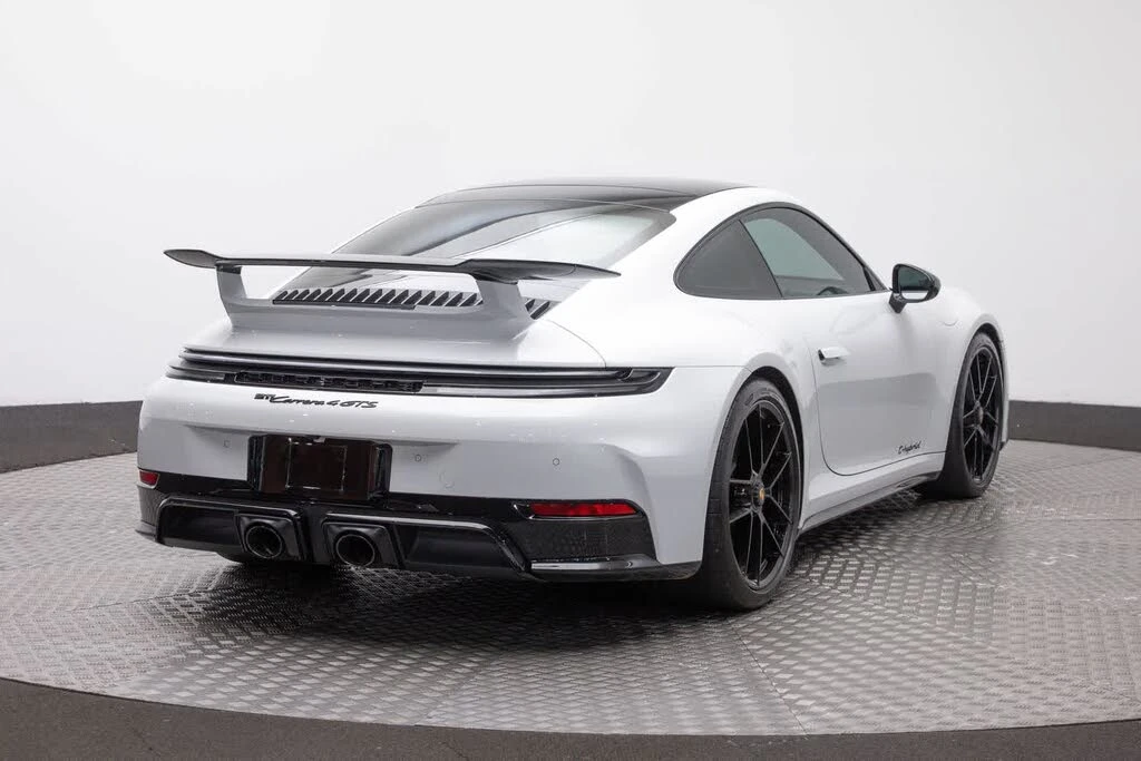 2025 Porsche 992 Carrera GTS - Image 20 of 31