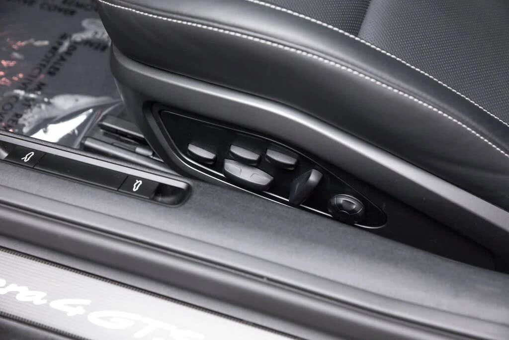 2025 Porsche 992 Carrera GTS - Image 26 of 31