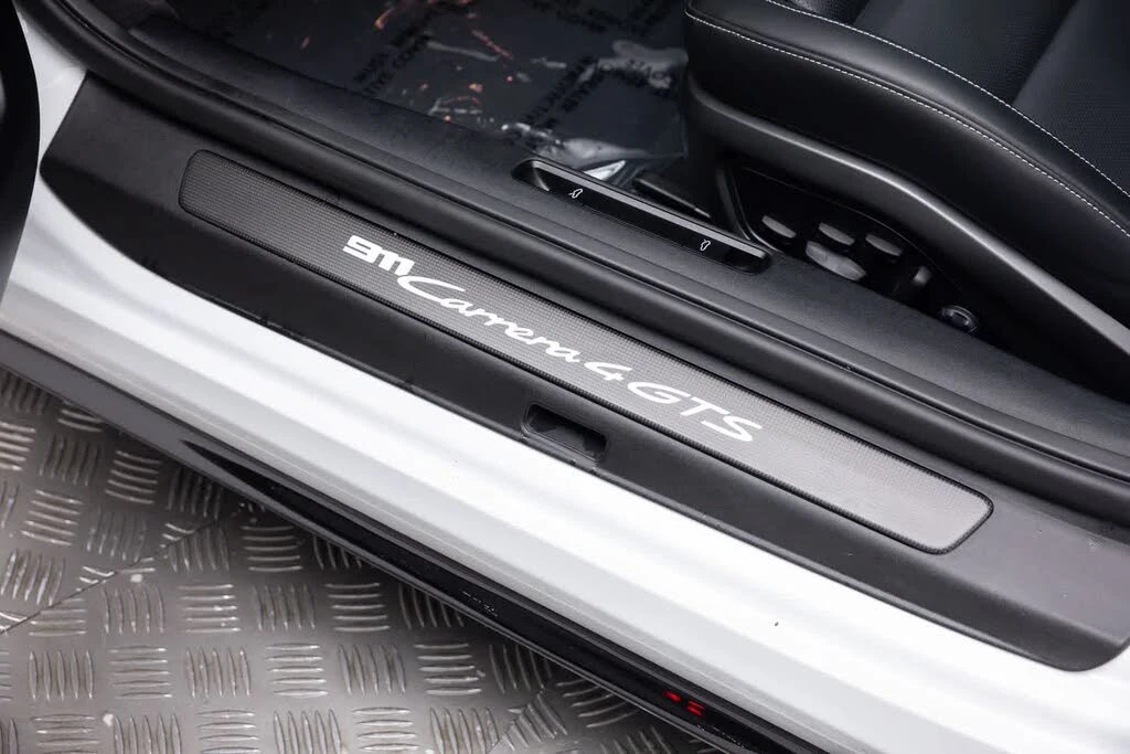2025 Porsche 992 Carrera GTS - Image 25 of 31