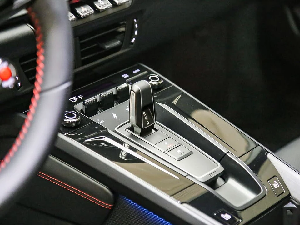 2025 Porsche 992 Carrera GTS - Image 24 of 31