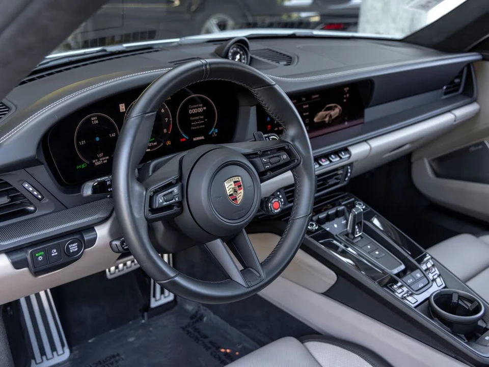2025 Porsche 992 Carrera GTS - Image 4 of 31