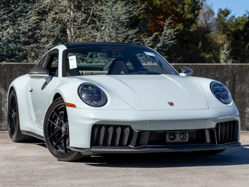 2025 Porsche 992 Carrera GTS - Image 6 of 31