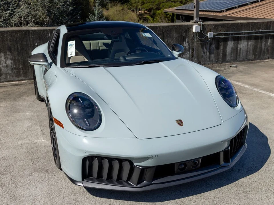 2025 Porsche 992 Carrera GTS - Image 15 of 31