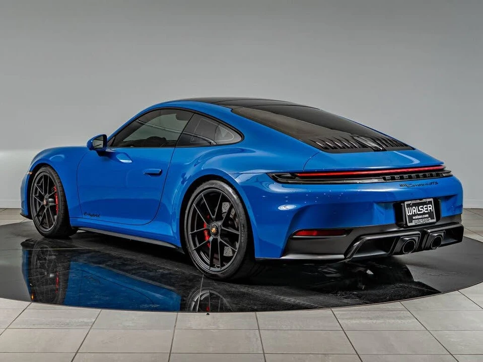 2025 Porsche 911 - Image 3 of 31