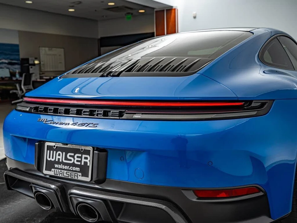 2025 Porsche 911 - Image 19 of 31