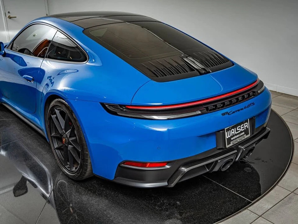 2025 Porsche 911 - Image 23 of 31
