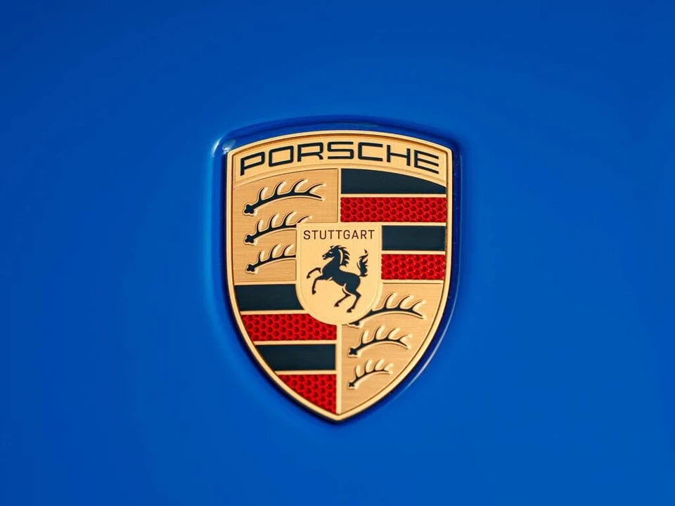 2025 Porsche 911 - Image 15 of 31