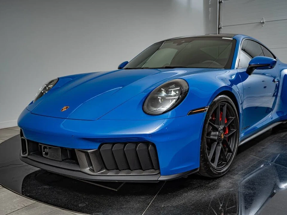 2025 Porsche 911 - Image 17 of 31