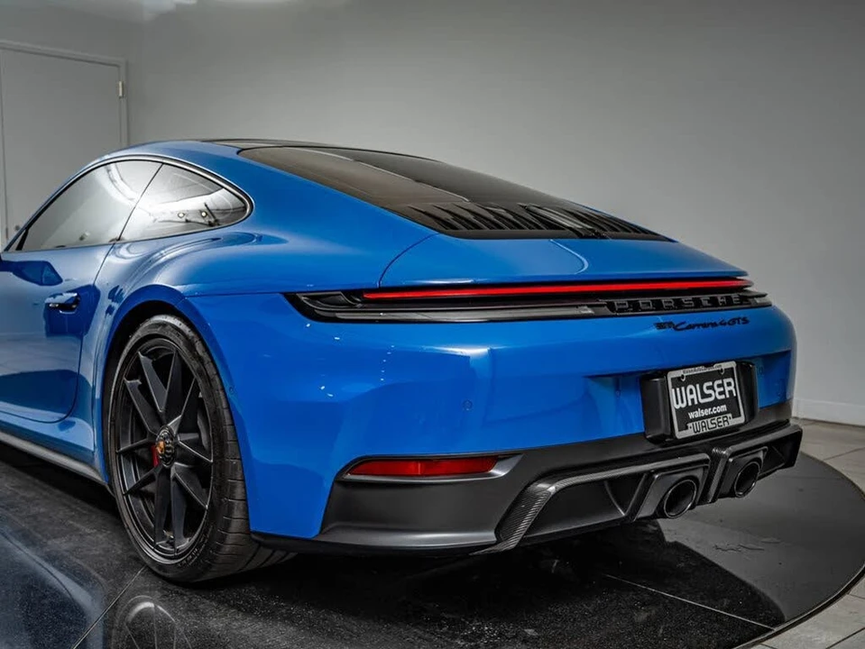 2025 Porsche 911 - Image 24 of 31
