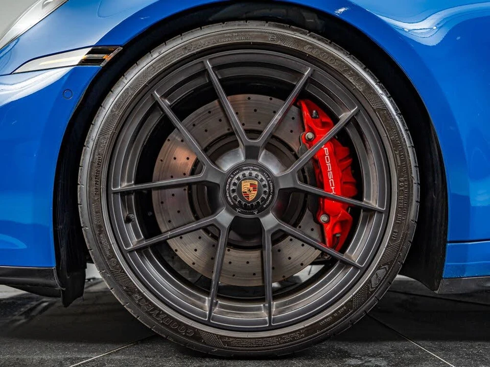 2025 Porsche 911 - Image 13 of 31