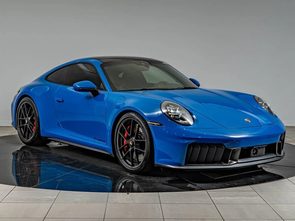 2025 Porsche 911 - Image 10 of 31