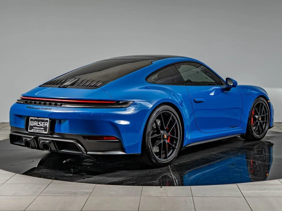 2025 Porsche 911 - Image 8 of 31
