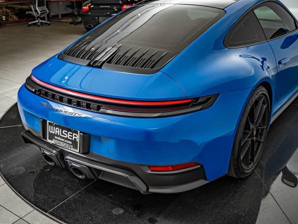 2025 Porsche 911 - Image 21 of 31