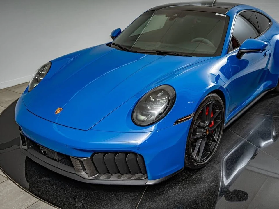 2025 Porsche 911 - Image 18 of 31