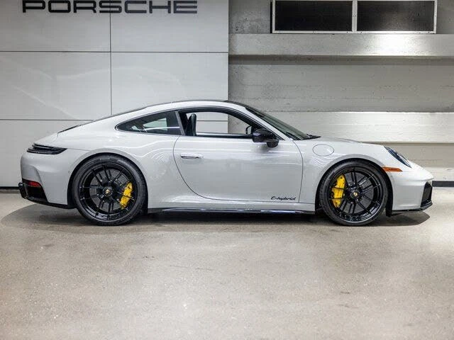 2025 Porsche 911 - Image 9 of 31