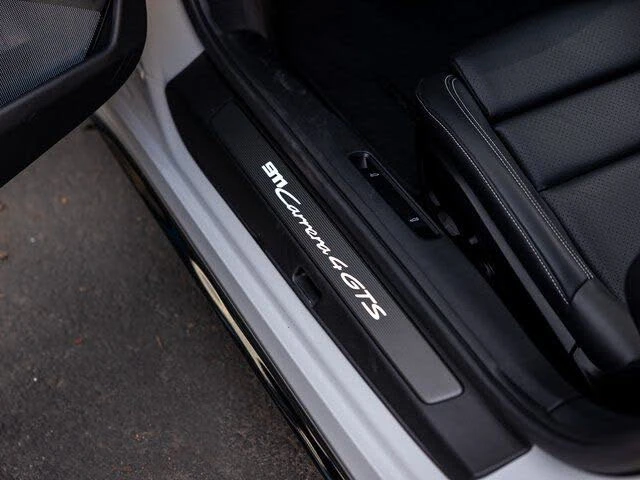 2025 Porsche 911 - Image 28 of 31