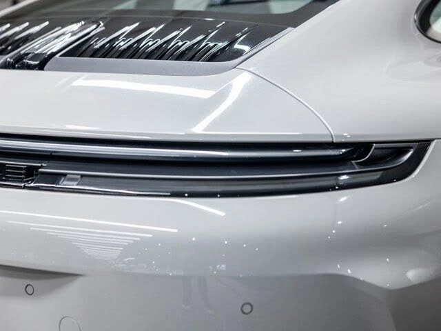 2025 Porsche 911 - Image 22 of 31