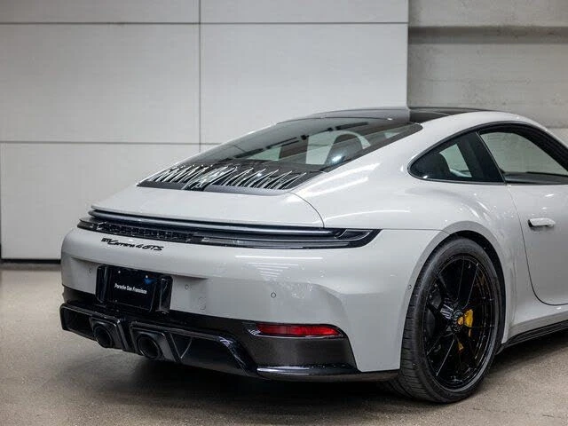 2025 Porsche 911 - Image 25 of 31