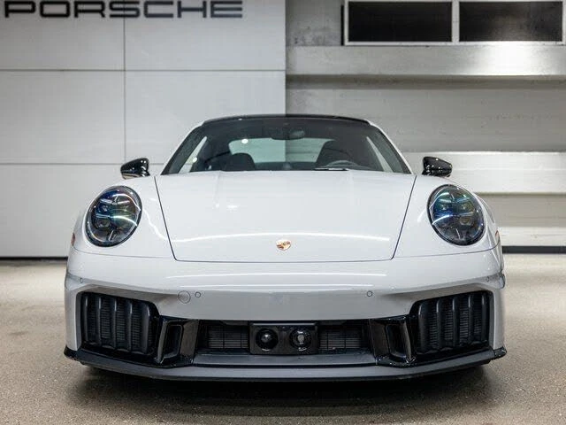 2025 Porsche 911 - Image 11 of 31