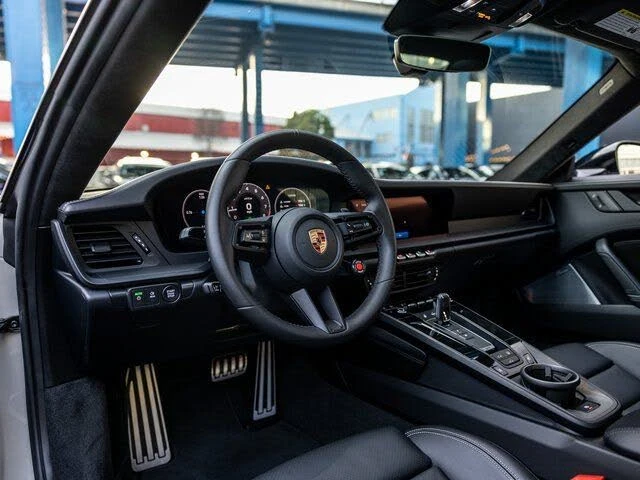 2025 Porsche 911 - Image 4 of 31