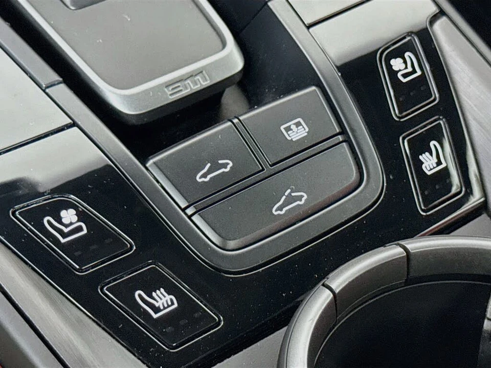 2025 Porsche 911 - Image 21 of 29